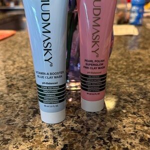 Mudmasky Vitamin-A Booster Blue Clay Mask and Pearl Polish Pink Clay Mask Set